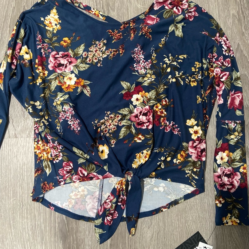 XS long sleeve floral top